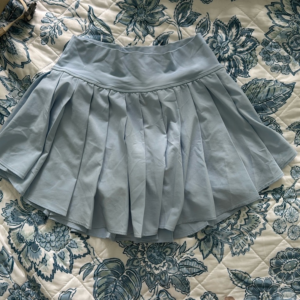 Offline aeire light blue tennis skirt!